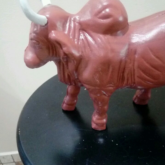 Bank of a bull - Picture 2 of 2